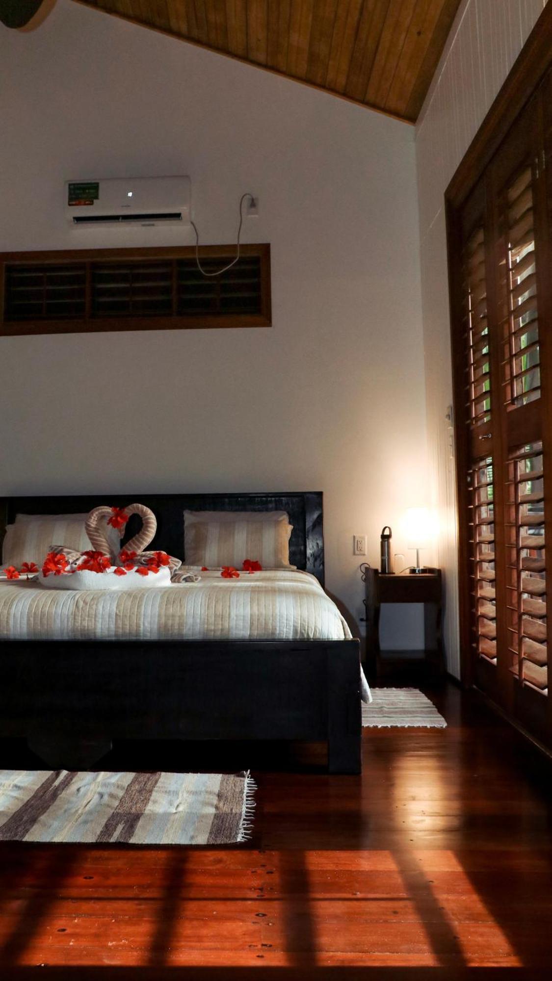 Oasis Bluff Beach Bocas del Toro Exterior photo